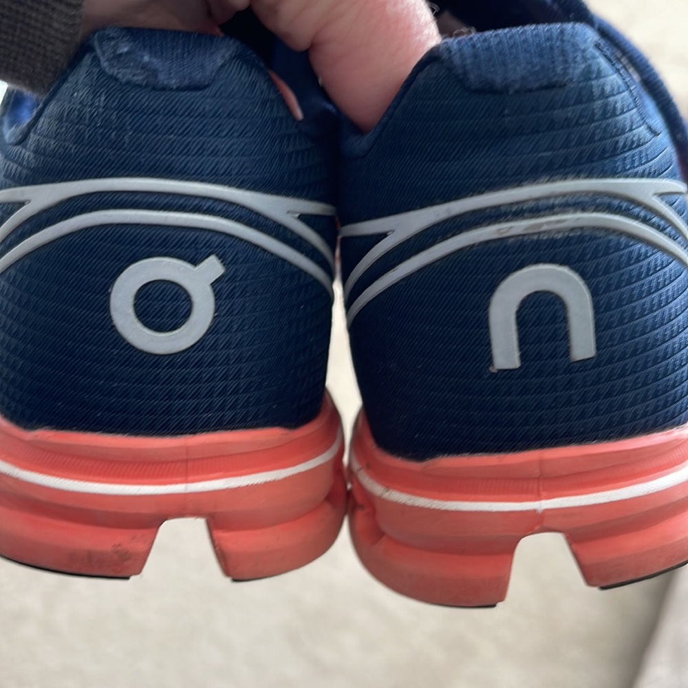 Oncloud Sneakers - image 4